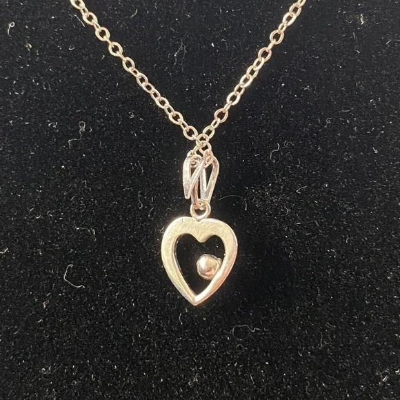 Tiny Heart Pendant on Silver 925 Necklace - Picture 4 of 8